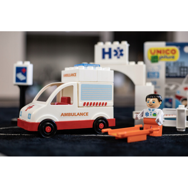 Klocki UNICO Karetka Ambulans 19 el. | klockiunico.pl